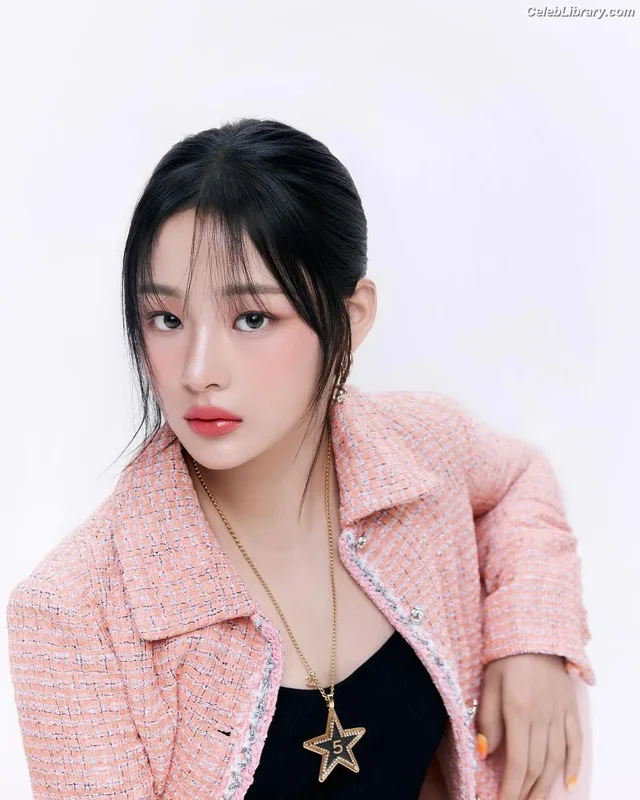 Minji (NewJeans) photo 6 of 1154