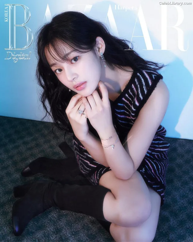 Minji (NewJeans) photo 23 of 1154