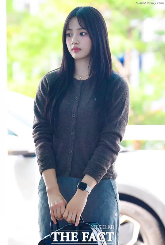 Minji (NewJeans) photo 12 of 1154