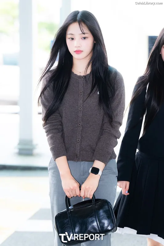 Minji (NewJeans) photo 15 of 1154