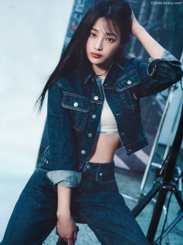 Minji (NewJeans) photo 2 of 1154