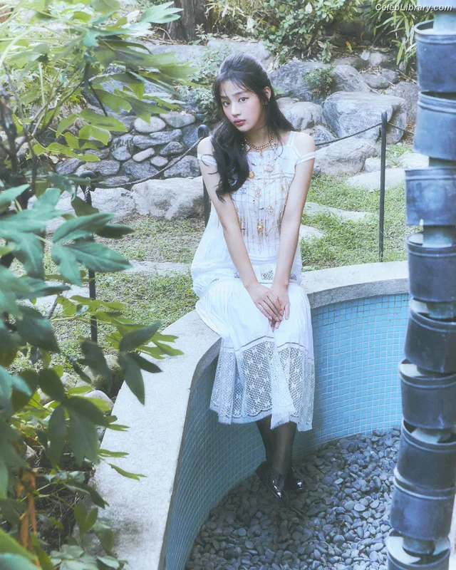 Minji (NewJeans) photo 21 of 1154