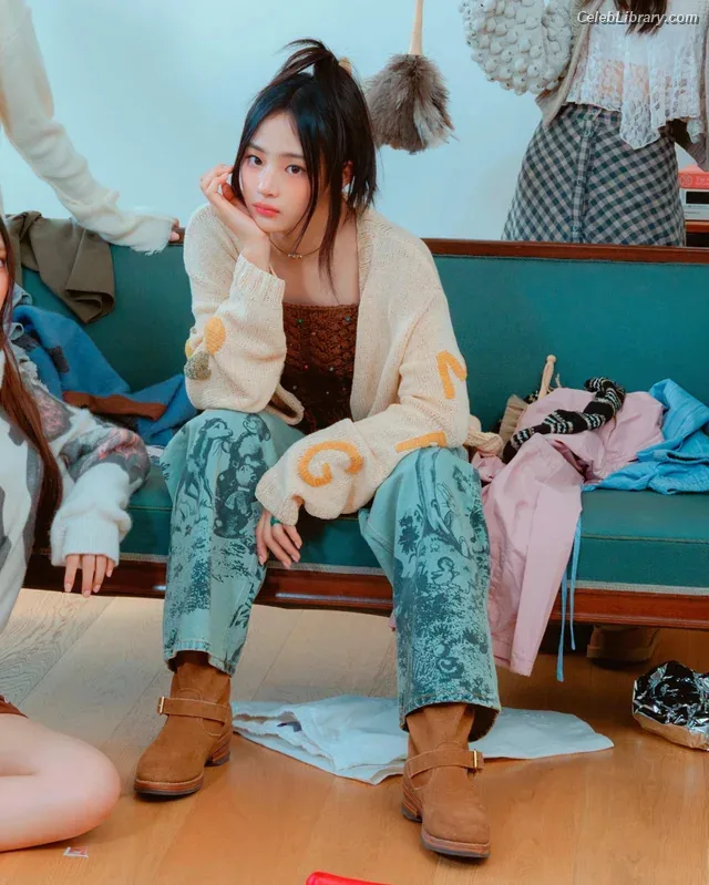 Minji (NewJeans) photo 22 of 1154
