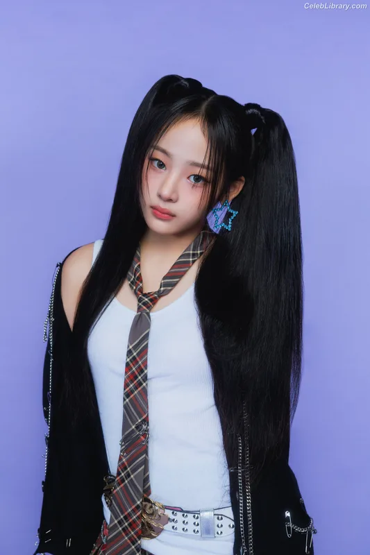 Minji (NewJeans) photo 10 of 1154