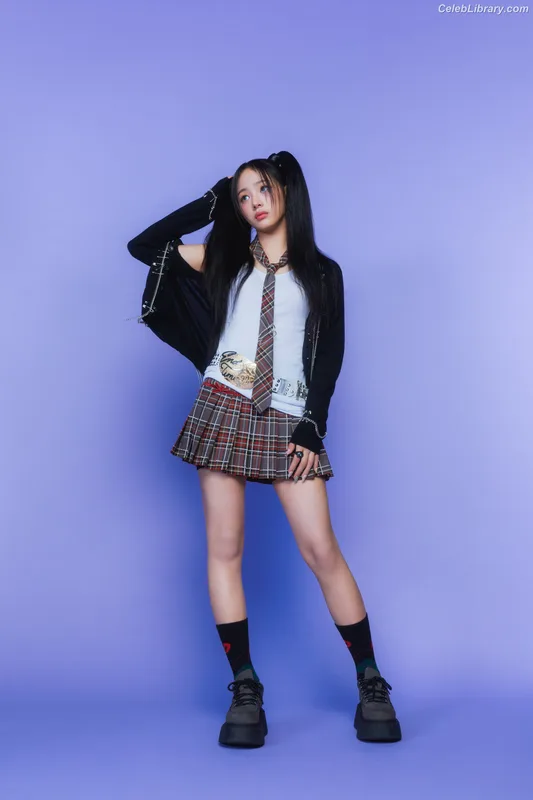 Minji (NewJeans) photo 11 of 1154
