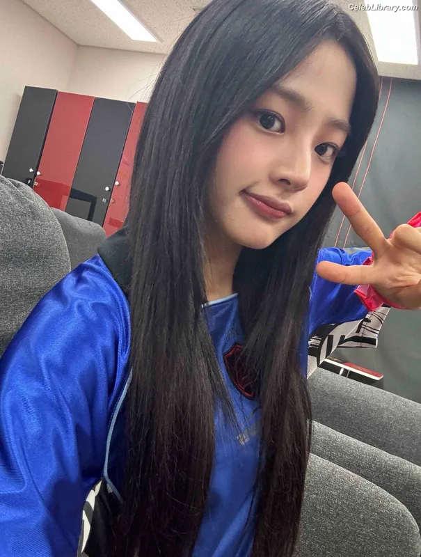 Minji (NewJeans) photo 4 of 1154
