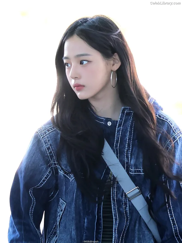 Minji (NewJeans) photo 10 of 1154