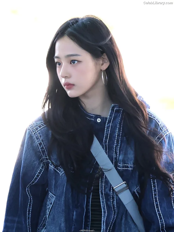 Minji (NewJeans) photo 11 of 1154