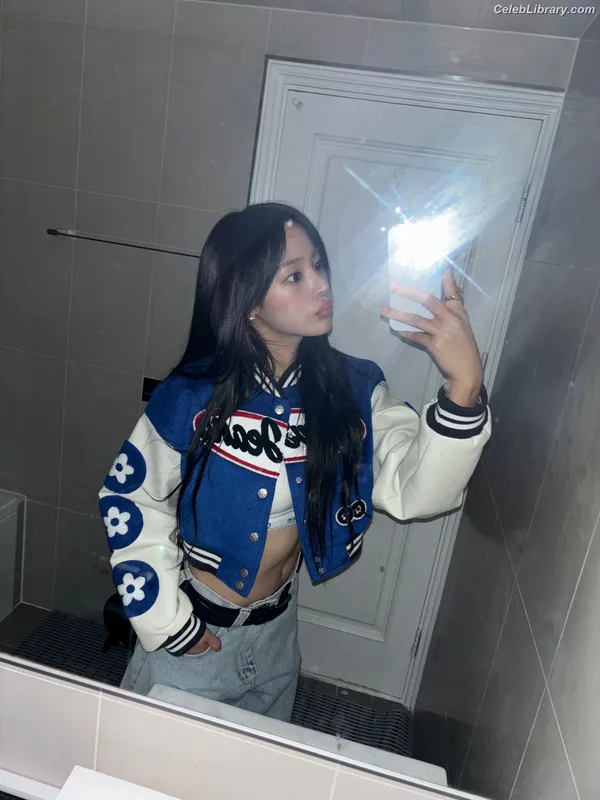 Minji (NewJeans) photo 15 of 1154