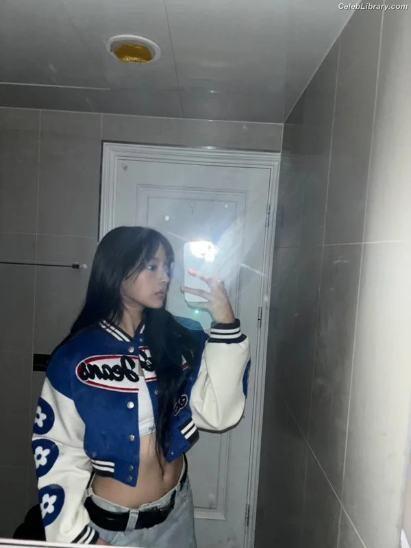Minji (NewJeans) photo 16 of 1154