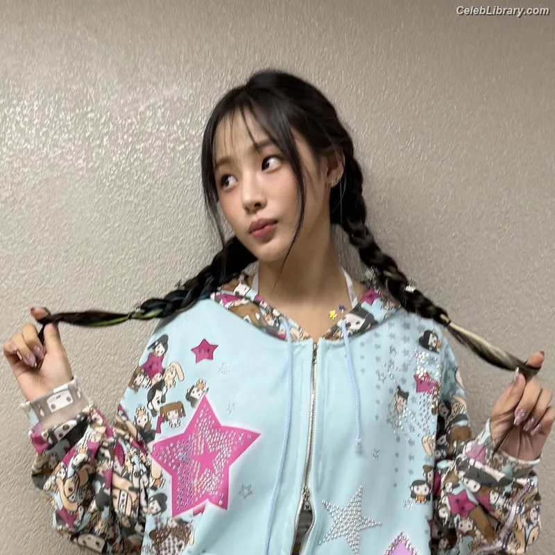 Minji (NewJeans) photo 7 of 1154