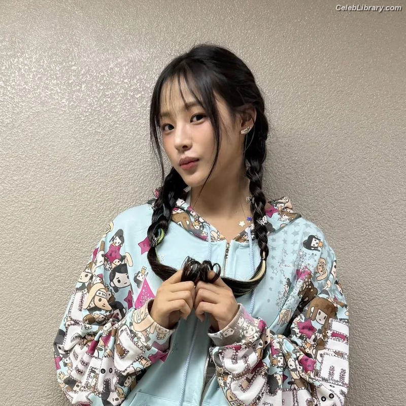 Minji (NewJeans) photo 8 of 1154