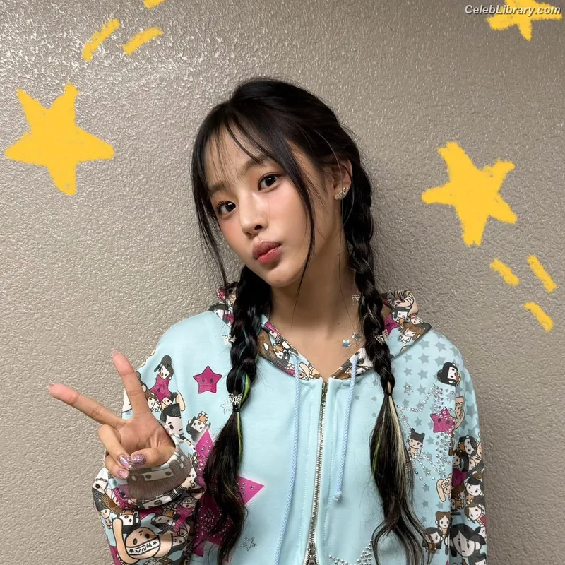 Minji (NewJeans) photo 9 of 1154