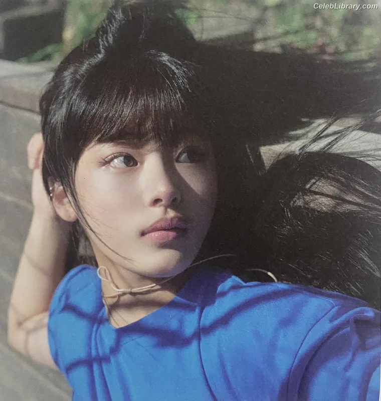 Minji (NewJeans) photo 12 of 1154