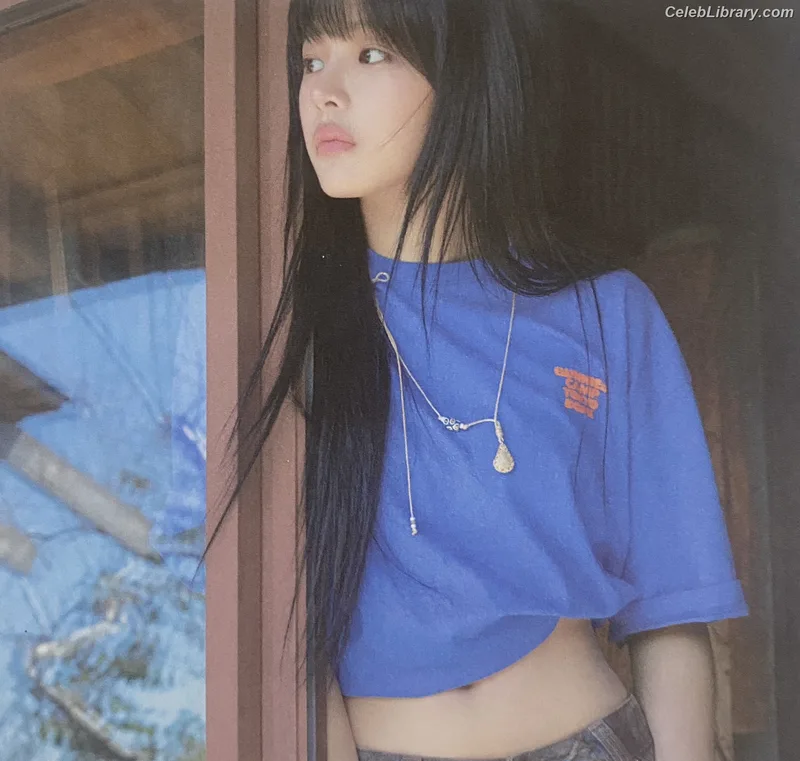 Minji (NewJeans) photo 13 of 1154