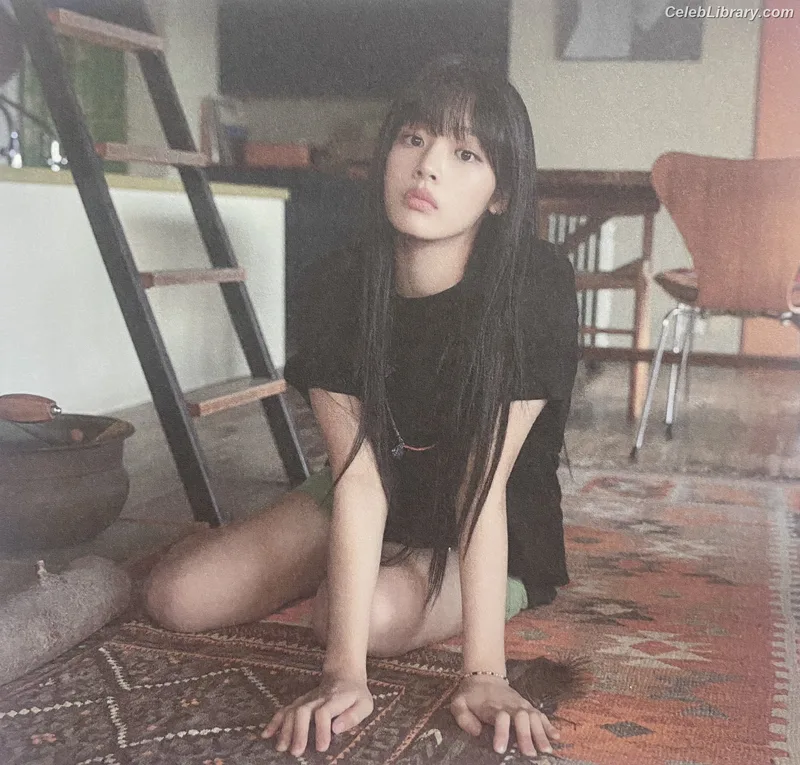 Minji (NewJeans) photo 22 of 1154