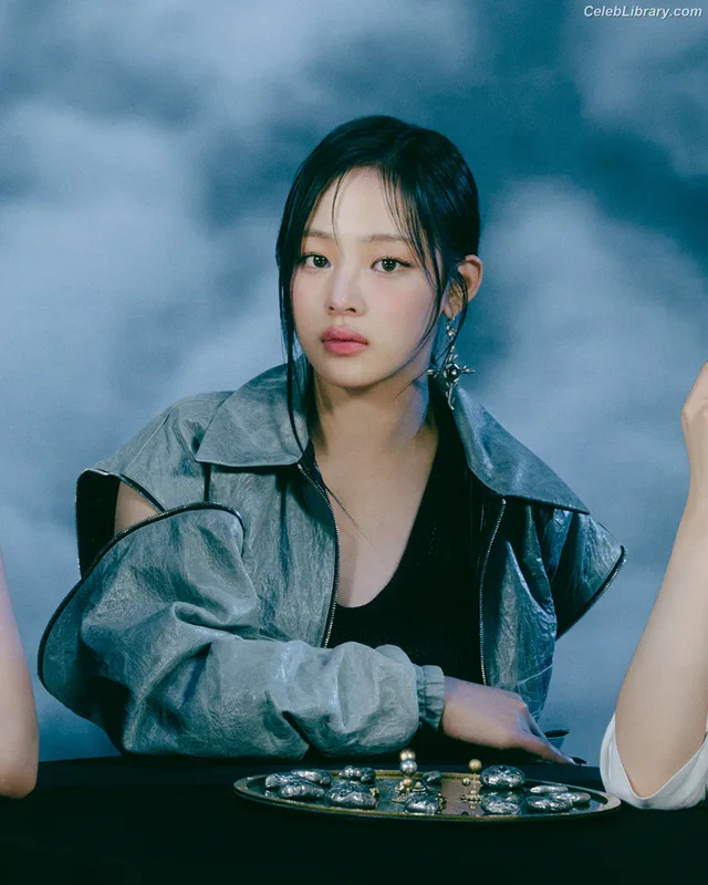 Minji (NewJeans) photo 14 of 1154