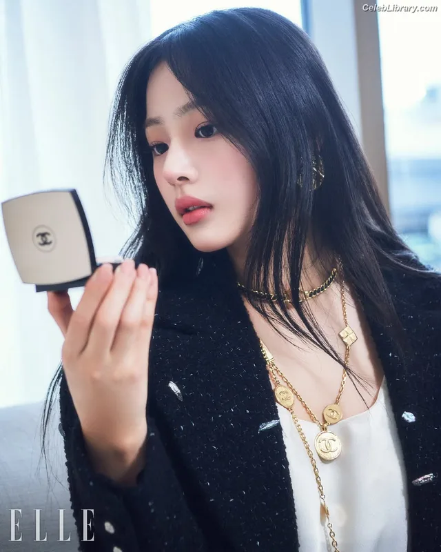 Minji (NewJeans) photo 19 of 1154