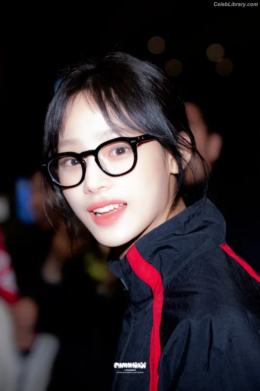 Minji (NewJeans) photo 12 of 1154