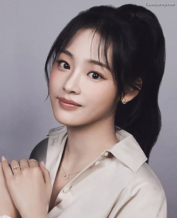 Minji (NewJeans) photo 10 of 1154