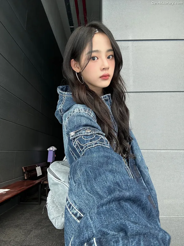 Minji (NewJeans) photo 8 of 1154