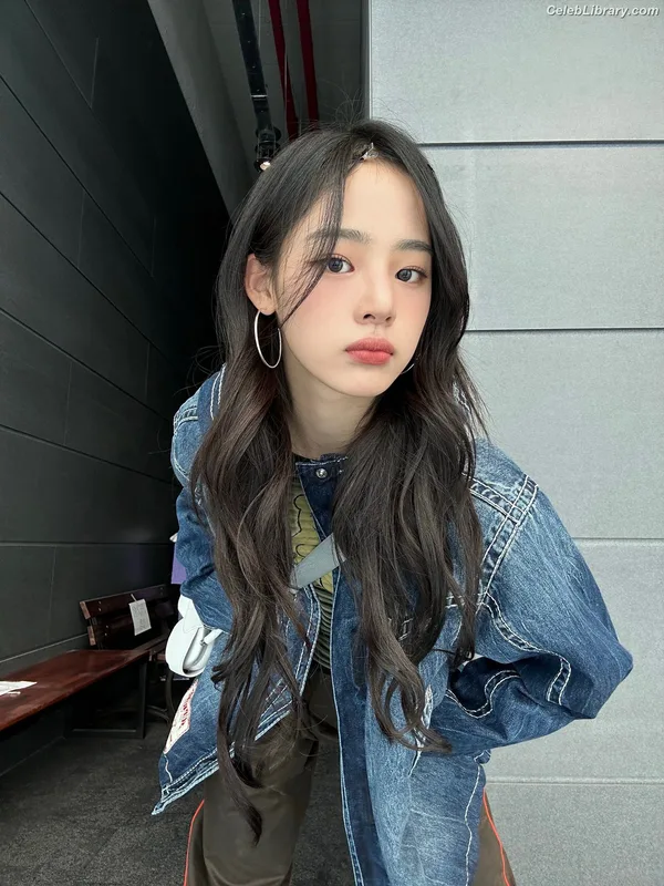 Minji (NewJeans) photo 9 of 1154