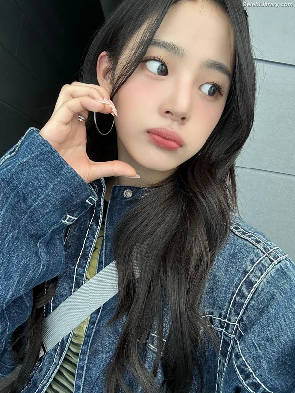 Minji (NewJeans) photo 10 of 1154