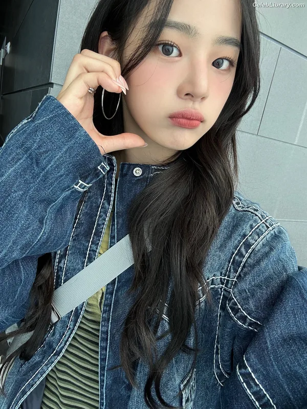 Minji (NewJeans) photo 11 of 1154