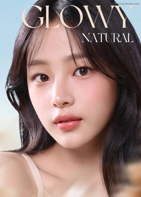 Minji (NewJeans) photo 14 of 1154