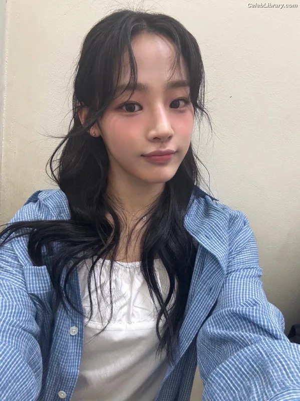 Minji (NewJeans) photo 17 of 1154