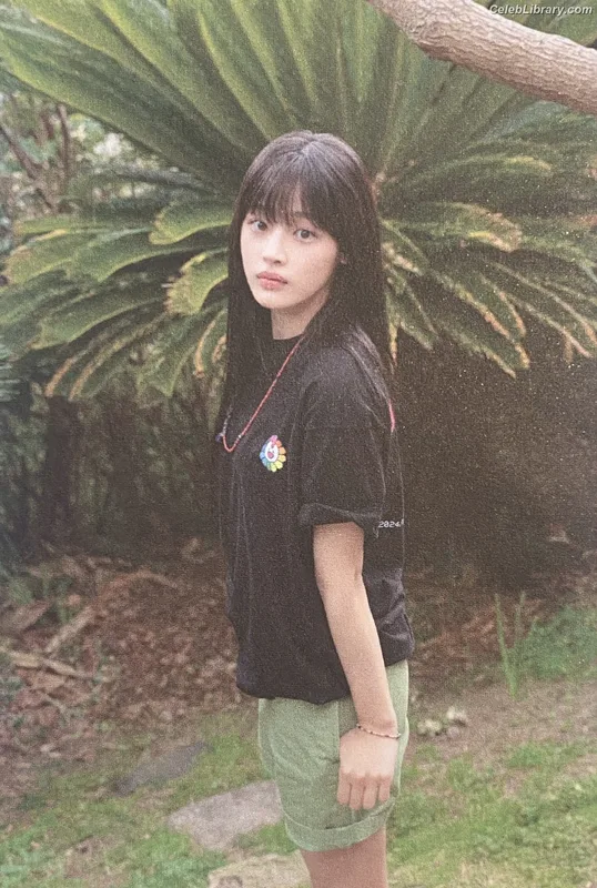 Minji (NewJeans) photo 22 of 1154