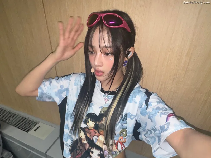 Minji (NewJeans) photo 6 of 1154