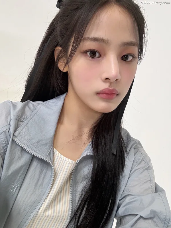Minji (NewJeans) photo 2 of 1154
