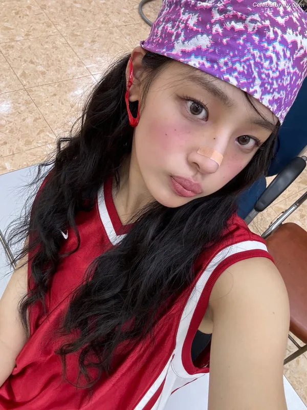 Minji (NewJeans) photo 8 of 1154