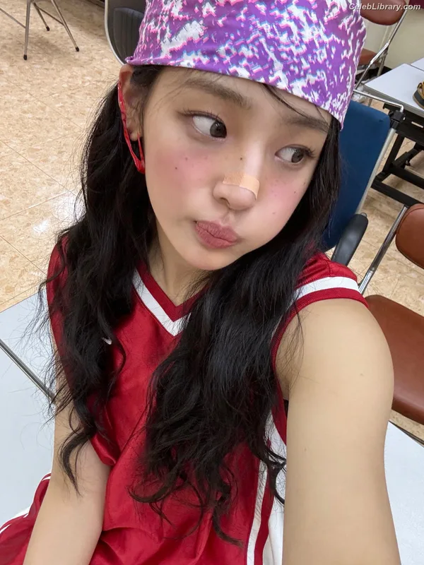 Minji (NewJeans) photo 9 of 1154