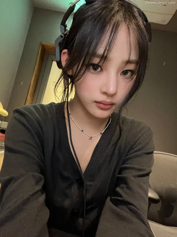 Minji (NewJeans) photo 17 of 1154
