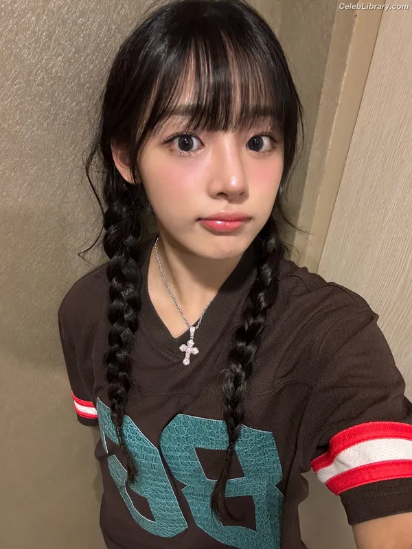 Minji (NewJeans) photo 10 of 1154