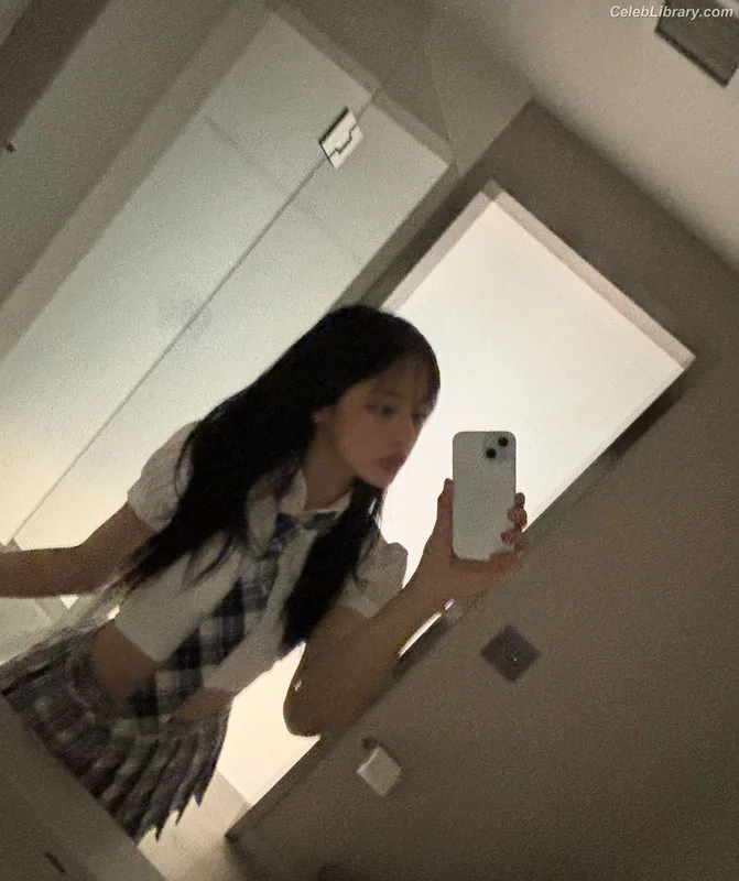 Minji (NewJeans) photo 11 of 1154