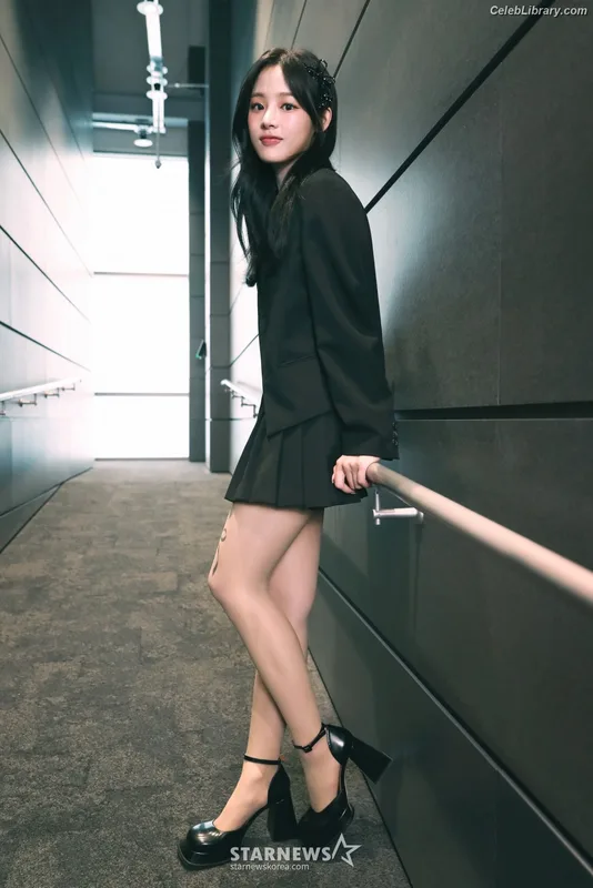 Minji (NewJeans) photo 8 of 1154