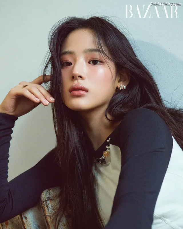 Minji (NewJeans) photo 22 of 1154
