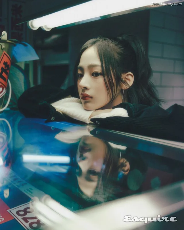 Minji (NewJeans) photo 12 of 1154