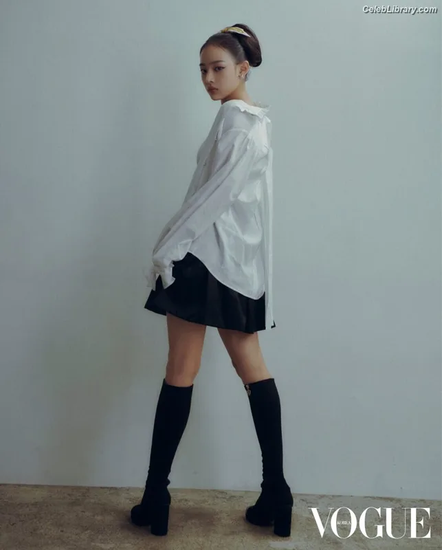 Minji (NewJeans) photo 22 of 1154