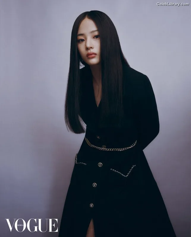 Minji (NewJeans) photo 8 of 1154
