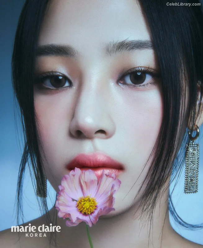 Minji (NewJeans) photo 19 of 1154
