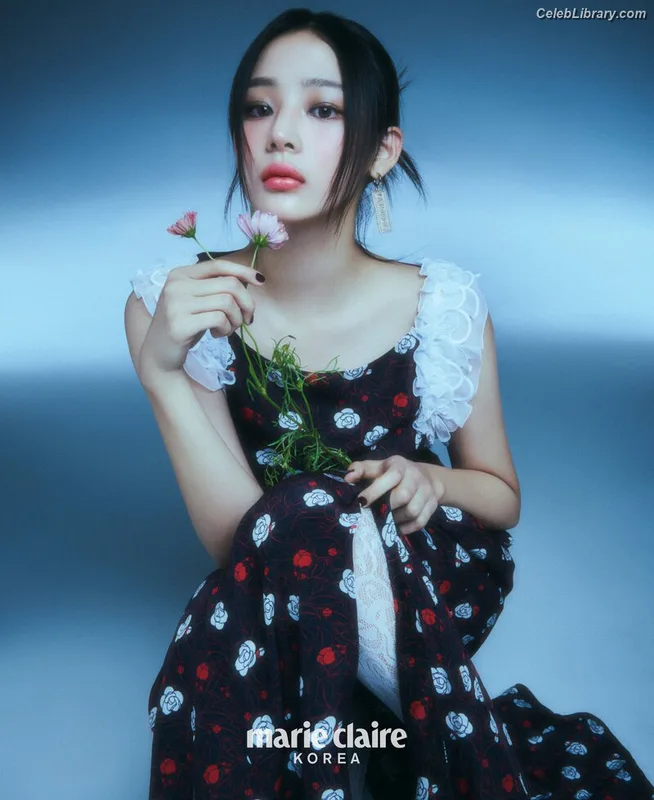 Minji (NewJeans) photo 20 of 1154