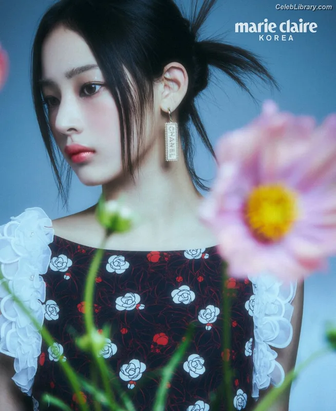 Minji (NewJeans) photo 21 of 1154