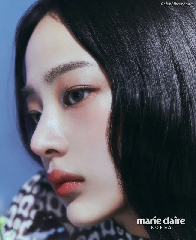 Minji (NewJeans) photo 22 of 1154