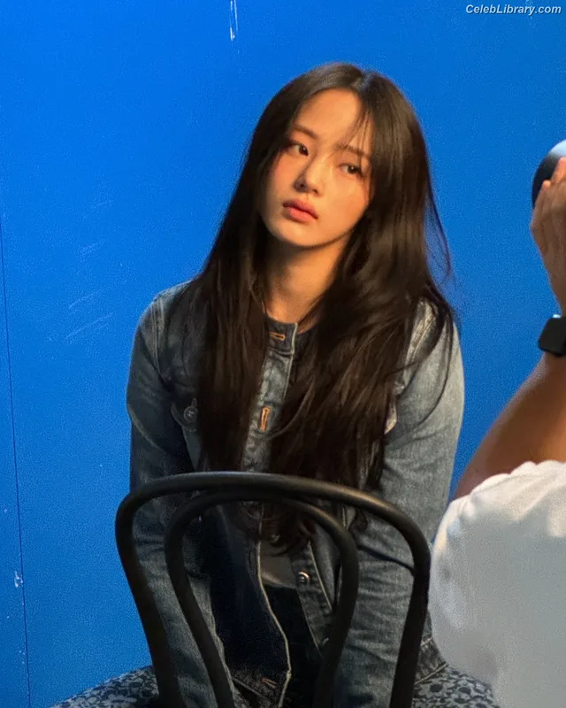 Minji (NewJeans) photo 19 of 1154