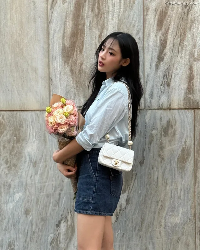 Minji (NewJeans) photo 23 of 1154