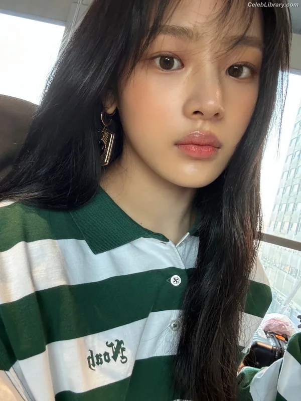 Minji (NewJeans) photo 6 of 1154